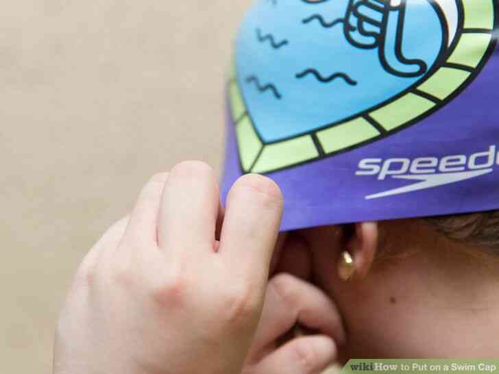 Image intitulée Mettre un bonnet de bain à l